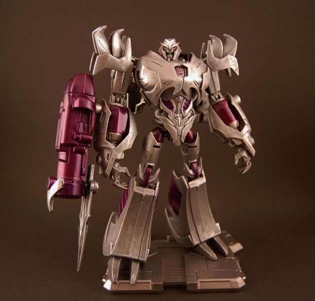 http://i32.photobucket.com/albums/d12/daredrummer/Megatron%20TF%20Prime/065.jpg
