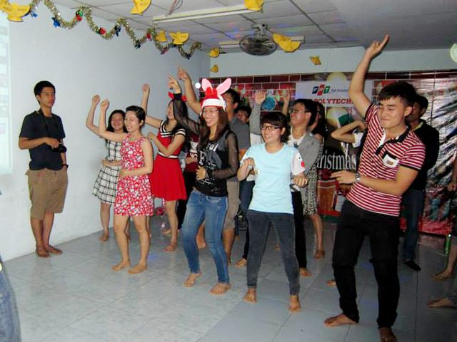 Cao đẳng thực hành FPT Mạng cá cược bóng đá
 Hồ Chí Minh tổ chức tiệc Giáng Sinh "Christmas Party".