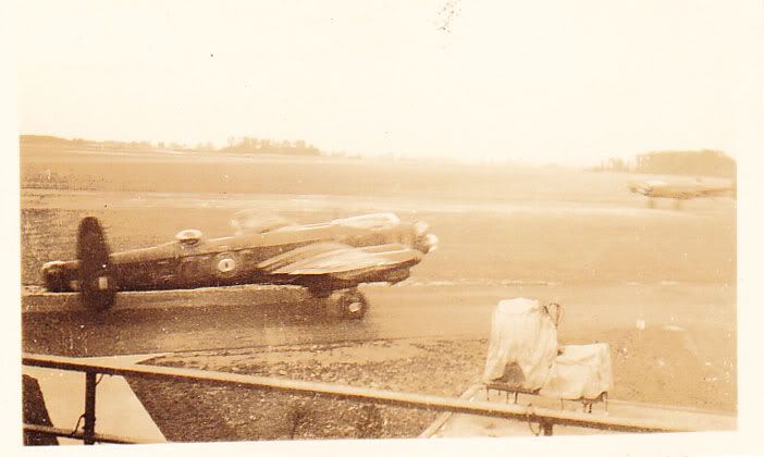 http://i32.photobucket.com/albums/d17/kev35_/MunichBoundLancasterBomberR.jpg