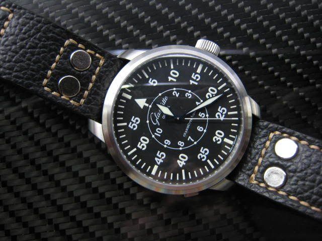 http://i32.photobucket.com/albums/d25/HKTAN1/BlackBuffaloAviatorStraponGlashutte.jpg