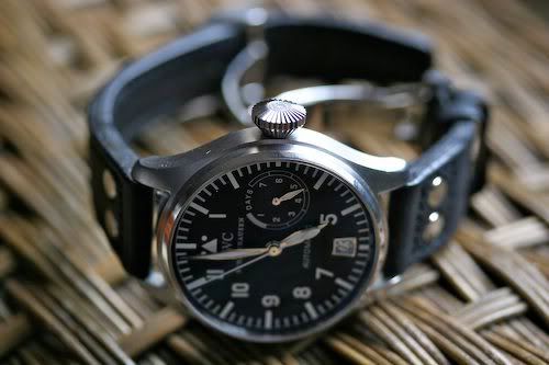 http://i32.photobucket.com/albums/d25/HKTAN1/IWCBPCustomBlackCalfStrap4.jpg
