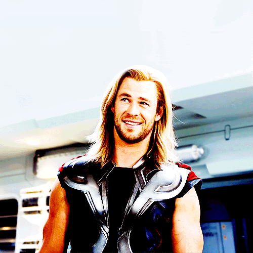 Gifs Thor photo: Smiling Thor Thor.gif
