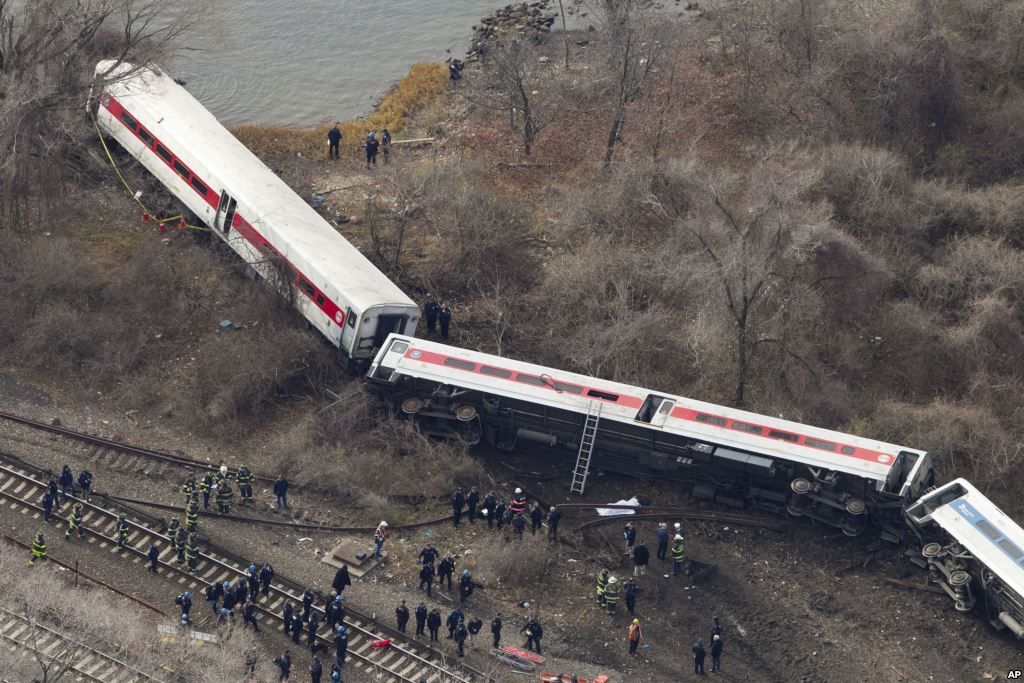 Metro-North-train-that-crashed-in-New-Yo