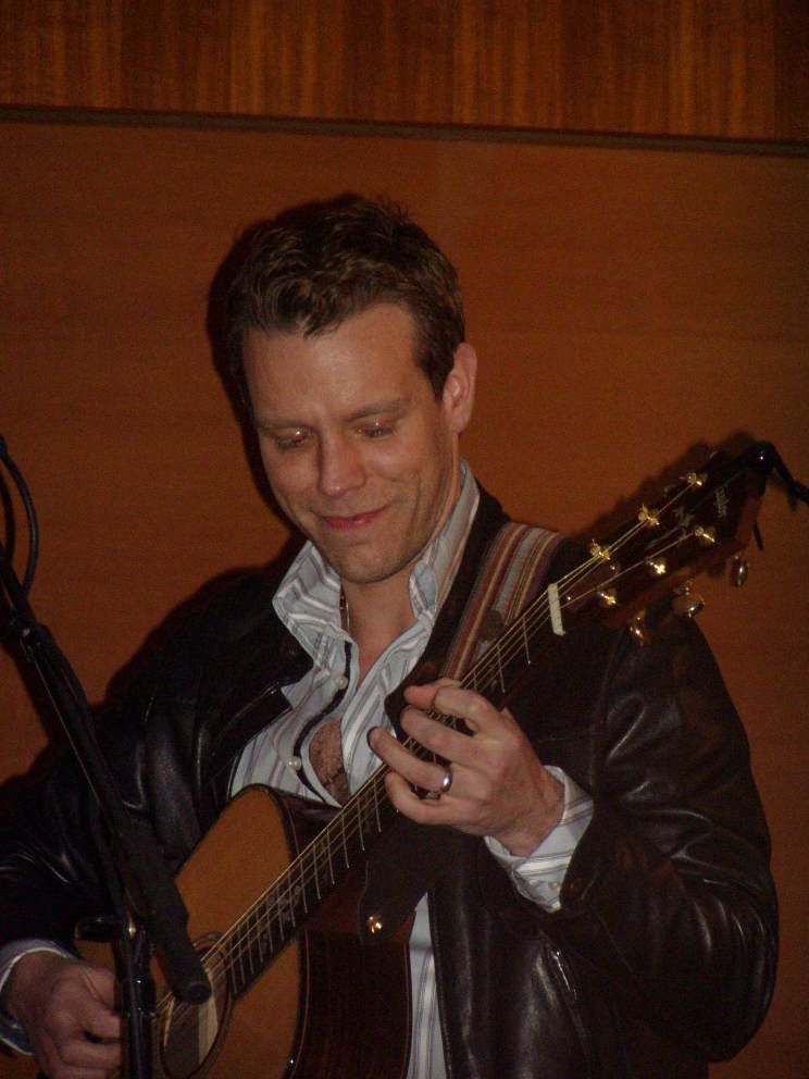 re: The Official Adam Pascal Love Thread, part ten