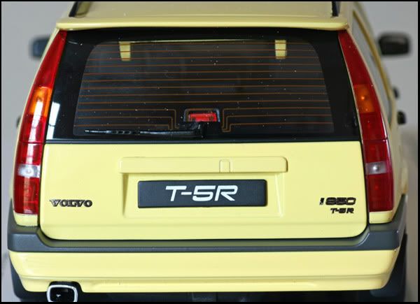 AutoArt Volvo 850 T5R Estate AutoArt Volvo 850 T5R Estate