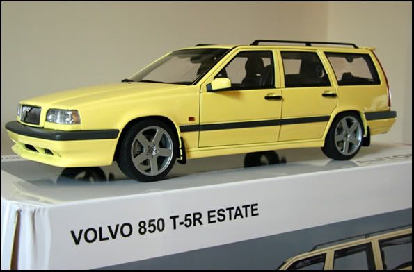 AutoArt Volvo 850 T5R Estate 