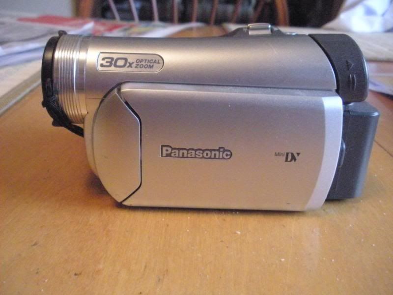 http://i32.photobucket.com/albums/d32/tank099/VideoCamera013.jpg