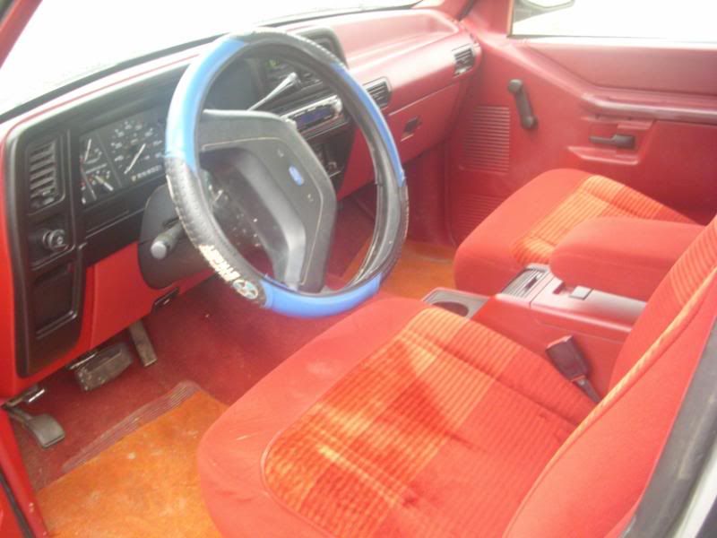 http://i32.photobucket.com/albums/d32/tank099/interior001-1.jpg