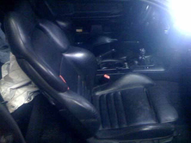 http://i32.photobucket.com/albums/d32/tank099/m3passengerseat.jpg