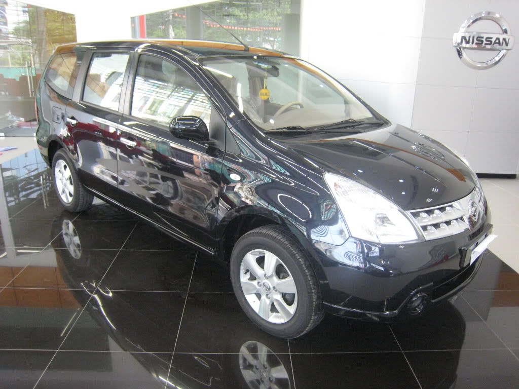 Trải nghiệm cùng với Nissan Grand Livina :) - 1