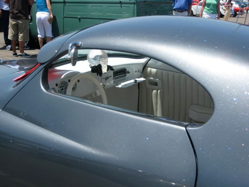 http://i32.photobucket.com/albums/d35/axlepressbutton/IMG_1634.jpg http://i32.photobucket.com/albums/d35/axlepressbutton/IMG_1634.jpg
