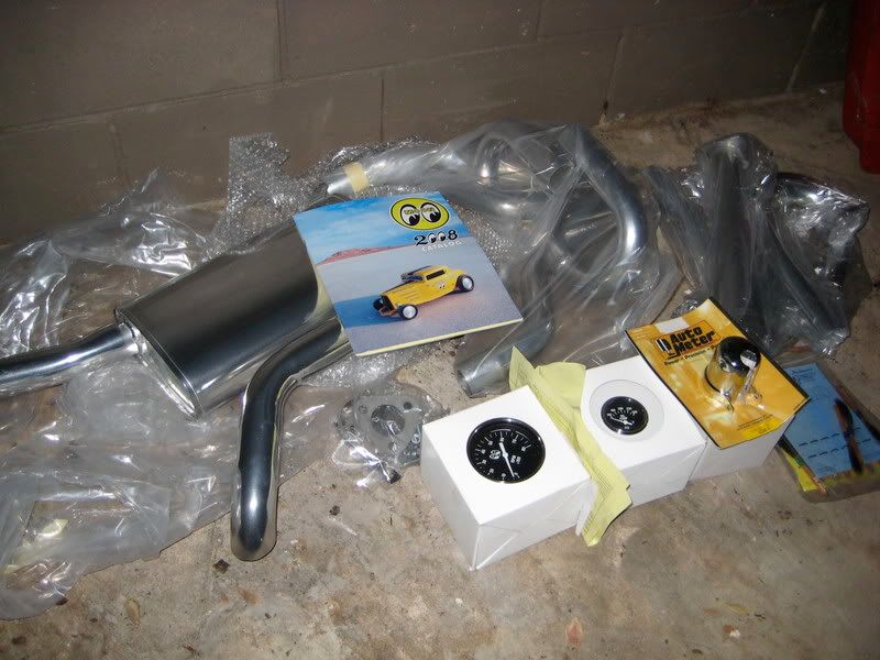 http://i32.photobucket.com/albums/d35/axlepressbutton/Muffler.jpg