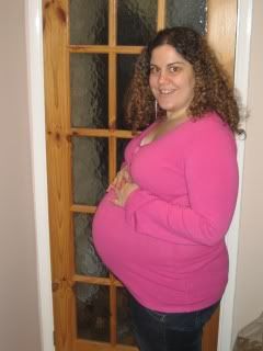 35w4d - BoB's house..in the middle of my belly 35w4d - BoB's house..in the middle of my belly