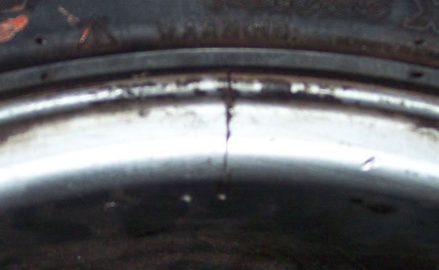 Can a cracked rim be fixed?