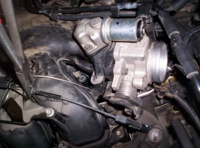 2005 Ford escape throttle cable