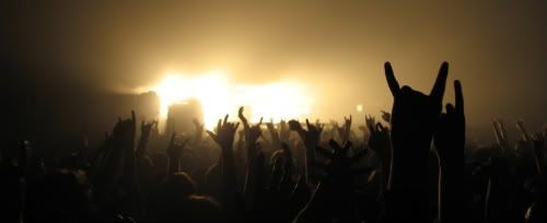 https://i32.photobucket.com/albums/d31/stusa_kutusa/Deftones_atmosphere--crop-1.jpg
