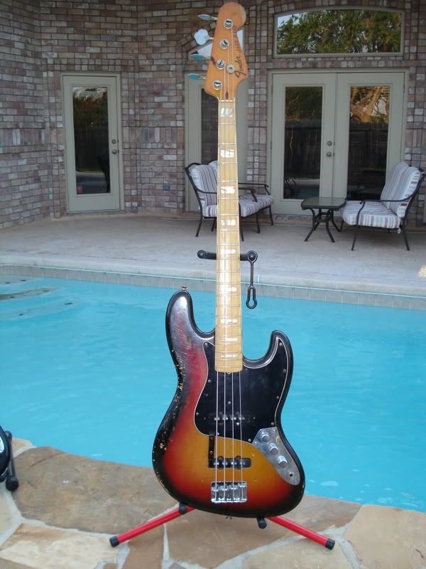 7402JazzBass002.jpg